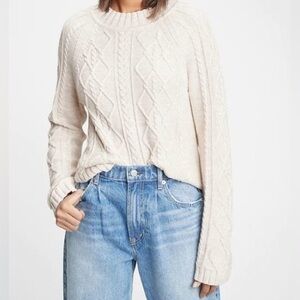GAP White Cableknit Crewneck Sweater